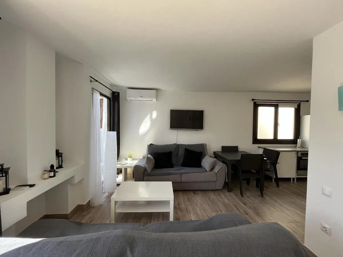 Apartment Estepona - Playa - 2 Dormitorios Con Amplio Jardin Privado Pa24